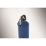 Flasche aus recyceltem Edelstahl mit gummierter Oberfläche und Karabiner 750 ml farbe köngisblau drittes Detailbild