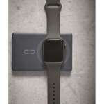 Magnetische Powerbank aus recyceltem Aluminium mit Kabel und Ring, 5.000 mAh farbe marineblau Stimmungsbild