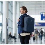 Reiserucksack aus RPET 600D mit Vakuumbeutel und Pumpe inklusive 18 L farbe marineblau Stimmungsbild 2 zweite Ansicht