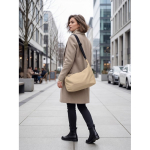 Urbaner Umhängetasche aus wasserabweisendem Nylon mit verstellbarem Gurt farbe khaki Stimmungsbild zweite Ansicht