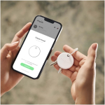 Bluetooth-Tracker mit Signalton, wasser- und staubgeschützt Chipolo farbe weiß Lifestyle-Bild