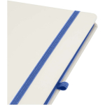 A5-Notizbuch mit festem Einband, Gummibandverschluss und Soft-Touch-Oberfläche, liniert farbe köngisblau Detailansicht 1