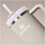 Stanley Thermobecher 890 ml mit Drehdeckel und wiederverwendbarem Trinkhalm farbe grau Detailansicht 1