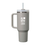 Stanley Thermobecher 890 ml mit Drehdeckel und wiederverwendbarem Trinkhalm Ansicht mit Druckbereich