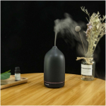 Prixton Luftbefeuchter mit LED-Licht in 7 Farben und Timer farbe schwarz Lifestyle-Bild 2