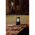 Campinglampe mit Lautsprecher und USB-C-Ladefunktion Nordic Drift Everest 10W farbe schwarz Lifestyle-Bild