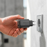 Kompaktes, umweltfreundliches USB-Ladegerät mit EU-Stecker 100W farbe schwarz Lifestyle-Bild 2