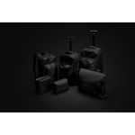 Umhängetasche mit RFID und 9,8 l Fassungsvermögen Swiss Peak 15,6” farbe schwarz Lifestyle-Bild 2