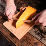 Käseschneider mit HOLZBRETT und abnehmbarem Messer Boska farbe braun