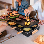 Tischraclette mit wendbarer Antihaftplatte Boska farbe schwarz Lifestyle-Bild 2