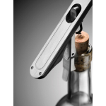 Korkenzieher aus Edelstahl mit vertikalem Mechanismus PushPull AdHoc farbe grau Lifestyle-Bild 2
