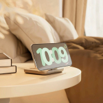 Magnetisches Nachttisch-Ladegerät Qi2 Sonderanfertigung USB-C 20 W Zens farbe weiß Lifestyle-Bild