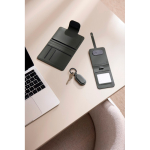 Passhülle mit dualem Bluetooth-5.2-Tracker farbe grün Lifestyle-Bild