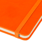 A5-Notizbuch mit Einband aus recyceltem PU-Kunstleder, Lesezeichenband und linierten Seiten farbe orange dritte Ansicht