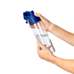 Transparente Tritan-Trinkflasche mit farbigem Deckel und Klickverschluss, 750 ml farbe blau erste Ansicht