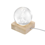 Weihnachtliche Glaskugel mit Holzsockel und warmem Licht