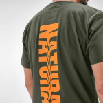 Unisex-T-Shirt aus Bio-Baumwolle mit Rippkragen, 140 g/m² farbe militärgrün Detailansicht