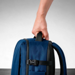 Wasserabweisender Kabinenrucksack aus recyceltem Kunststoff für Laptops, 20 l farbe marineblau Ansicht der Umgebung