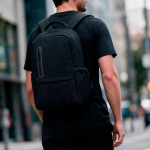 Wasserabweisender Laptoprucksack aus recyceltem Kunststoff, 17 Zoll farbe schwarz Ansicht der Umgebung