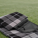 Faltbare Picknickdecke aus recyceltem Polyester mit wasserdichter Unterseite farbe grau zweite Ansicht der Umgebung
