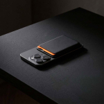 Magnetischer Kartenhalter für Smartphones aus Kunstleder mit Clip farbe schwarz Ansicht der Umgebung