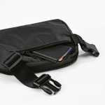 Wasserabweisende Bauchtasche aus recyceltem Nylon mit Rückfach, 1,5 l farbe schwarz Detailansicht