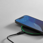 Magnetisches kabelloses Ladegerät aus recyceltem Kunststoff mit USB-C, 15 W farbe schwarz Detailansicht