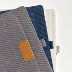 A5-Notizbuch aus Cord mit Vordertasche und Stiftschlaufe, unliniert farbe hellgrau