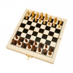 Schachspiel in einer Kiste mit Holzfiguren farbe natürliche farbe dritte Ansicht