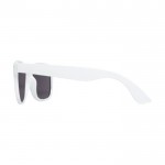 Sonnenbrille aus recyceltem Kunststoff mit UV400 Gläsern farbe weiß Seitenansicht