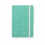 Notizbuch aus recycelter Baumwolle mit Gummiband Farbe Grün erste Ansicht