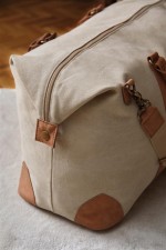 Hochwertige recycelte Canvas-Tasche mit Riemen als Werbegeschenk, Farbe Beige, Detailansicht
