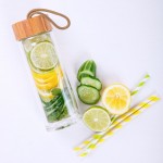 Glasflasche für Merchandising mit Bambusverschluss Farbe transparent zweite Ansicht