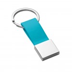 Schöner Schlüsselanhänger mit Metalldetail Farbe hellblau