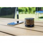 Mini-Bluetooth-Lautsprecher aus Metall Stimmungsbild