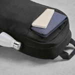 Rucksack aus 300D RPET, Frontfach mit Reißverschluss, 18 L farbe schwarz dritte Ansicht