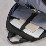 Rucksack aus 300D RPET, Frontfach mit Reißverschluss, 18 L farbe schwarz vierte Ansicht