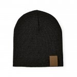 Mütze aus nachhaltigem RPET ideal für kalte Wintertage farbe schwarz Ansicht von vorne