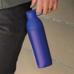 Flasche aus recyceltem Edelstahl mit doppelter Öffnung, 600 ml farbe köngisblau zweite Ansicht der Umgebung