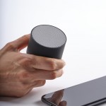 Tragbarer Lautsprecher aus recyceltem Kunststoff farbe schwarz Ansicht der Umgebung