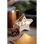 Weihnachtsstern aus Holz, verziert mit Licht und Kordel zum Aufhängen Farbe holzton Stimmungsbild Hauptansicht