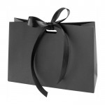 Papptasche mit Schleife für Firmen Farbe Schwarz erste Ansicht