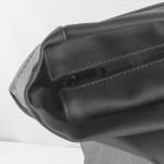 Rolltop-Laptoprucksack mit reflektierendem Reißverschluss farbe schwarz Detailbild