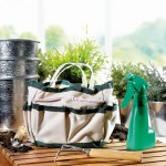 7 Werkzeuge für die Gartenarbeit Farbe beige Stimmungsbild