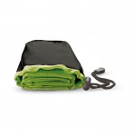 Handtuch in Nylontasche als Werbegeschenk Farbe grün zweite Ansicht