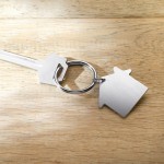 Günstiger bedruckter Schlüsselanhänger mit Haus Farbe mattsilber Stimmungsbild