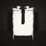 Reflektierender Rucksack mit Rolltop-Verschluss aus Polyester für 15-Zoll-Laptops Farbe mattsilber drittes Detailbild