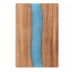 Schneidebrett aus Akazienholz mit blauem Epoxidharz-Detail Farbe holzton vierte Ansicht