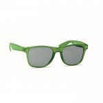 Klassische Sonnenbrille mit recyceltem Gestell Farbe grün