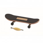Mini-Fingerspielzeug in Skateboardform aus Holz Farbe holzton